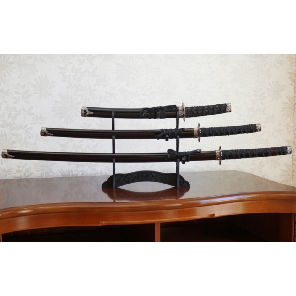 Набор из трёх самурайских мечей на подставке №2